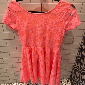 Short sleeve lace dress